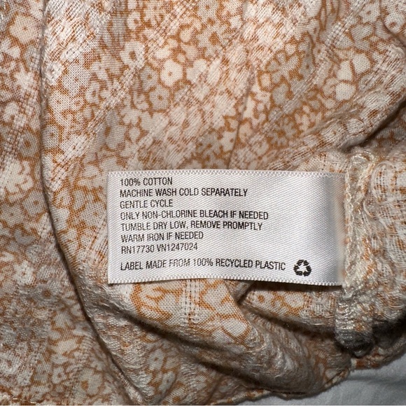 Universal Thread | Prairie Peasant Shirt Short Sleeve Crewneck Floral Ruffle - Picture 7 of 12